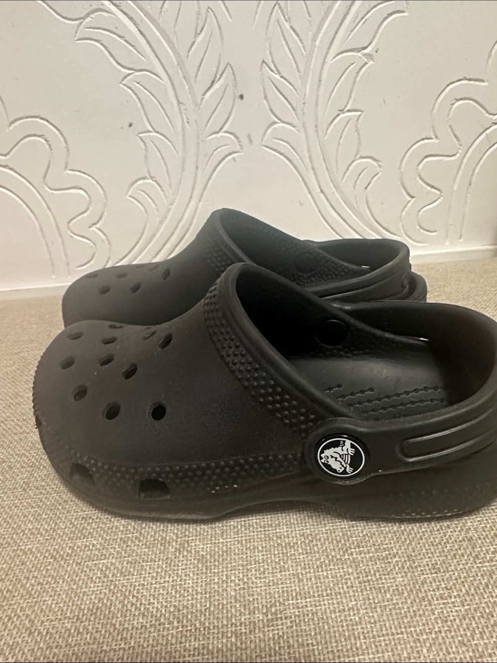 Boys crocs size 11 - Picture 2 of 3